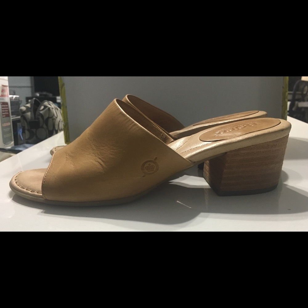 BORN Leather Sandles Size 8
